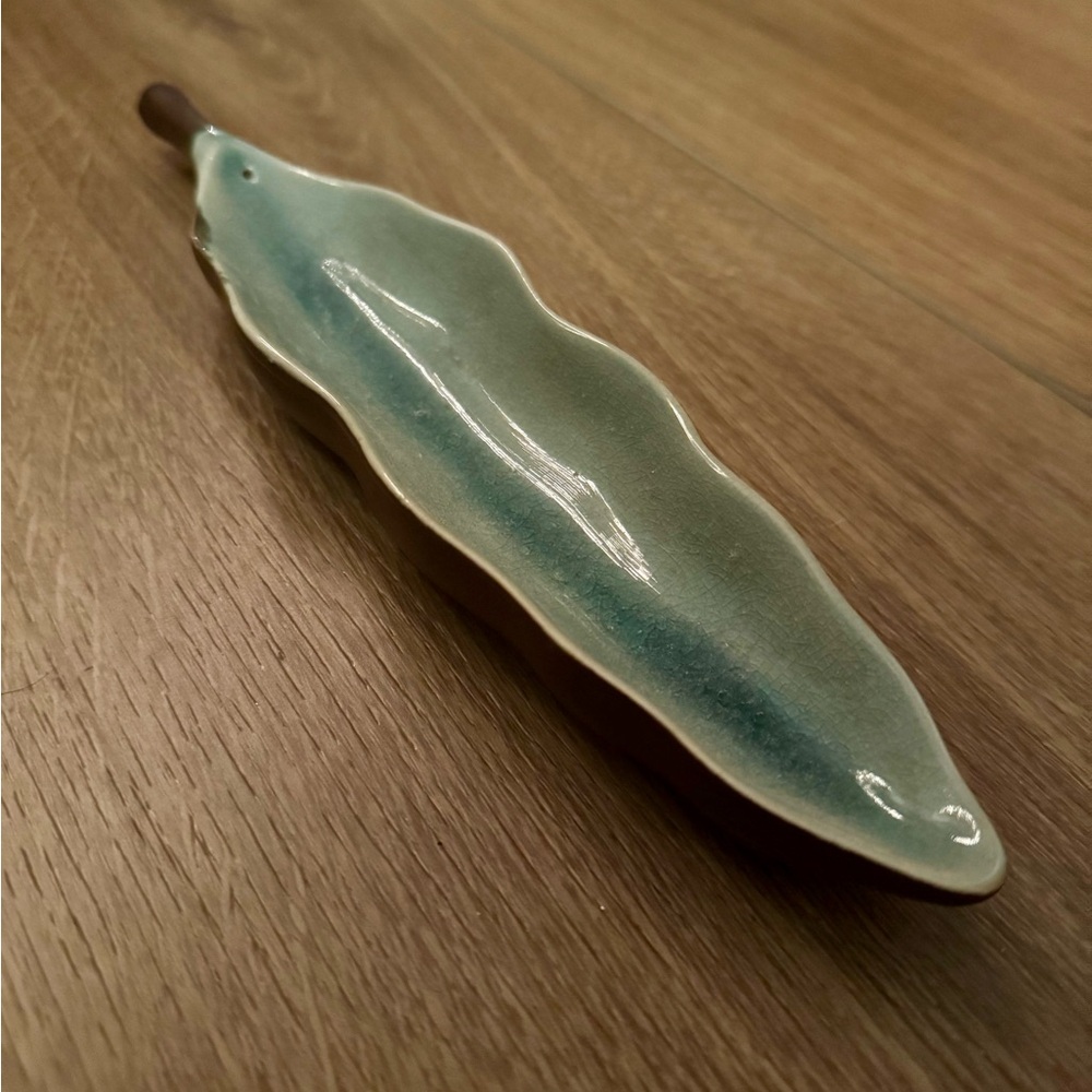 Leaf-Shaped Ceramic Dish
